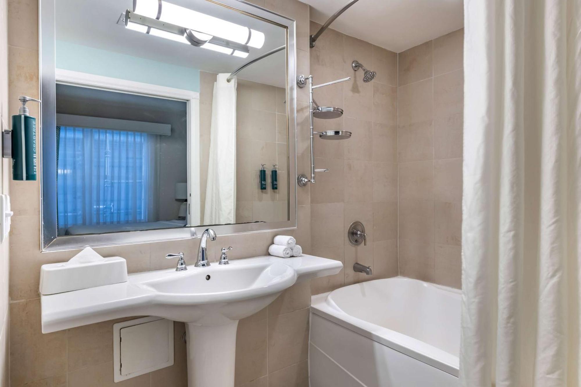 Hilton Vacation Club Crescent On South Beach Miami Маями Бийч Екстериор снимка