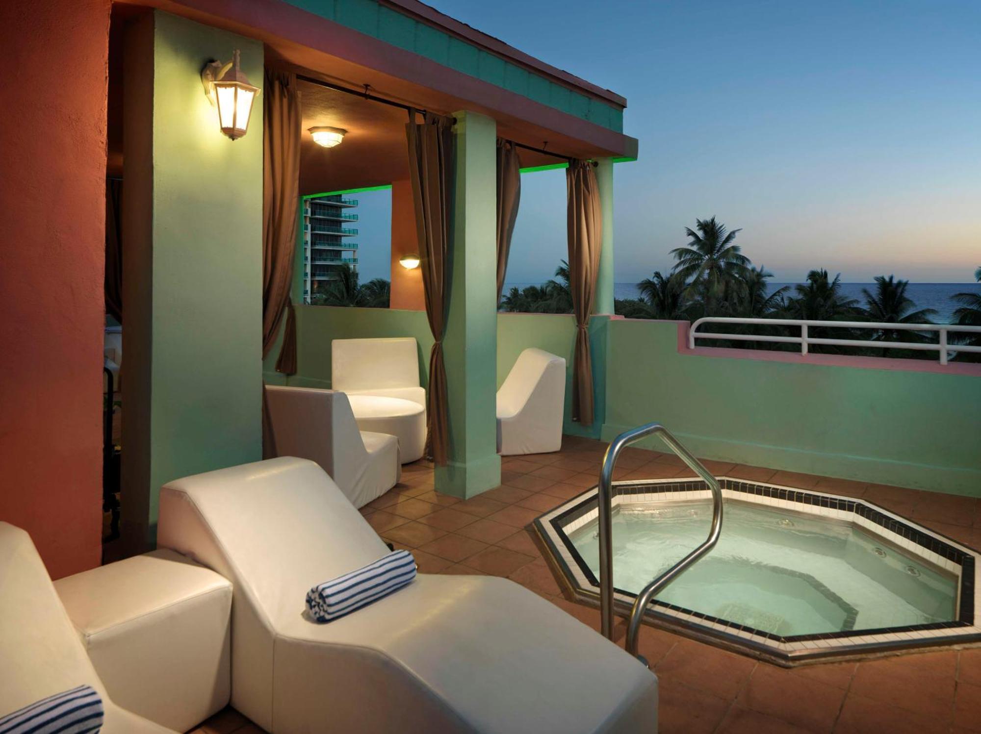 Hilton Vacation Club Crescent On South Beach Miami Маями Бийч Екстериор снимка